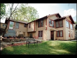 Building Photo - 312 Barton St