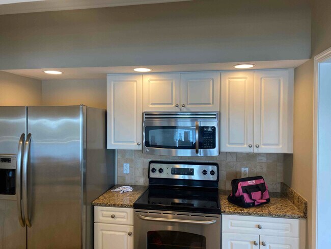 Foto del edificio - 4429 Eastport Blvd