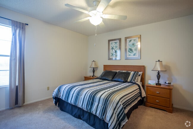 1BR,1BA - Northwoods