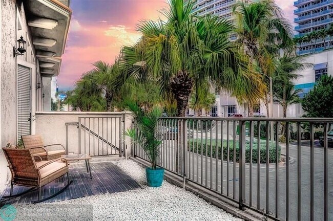 Foto del edificio - 3035 Riomar St