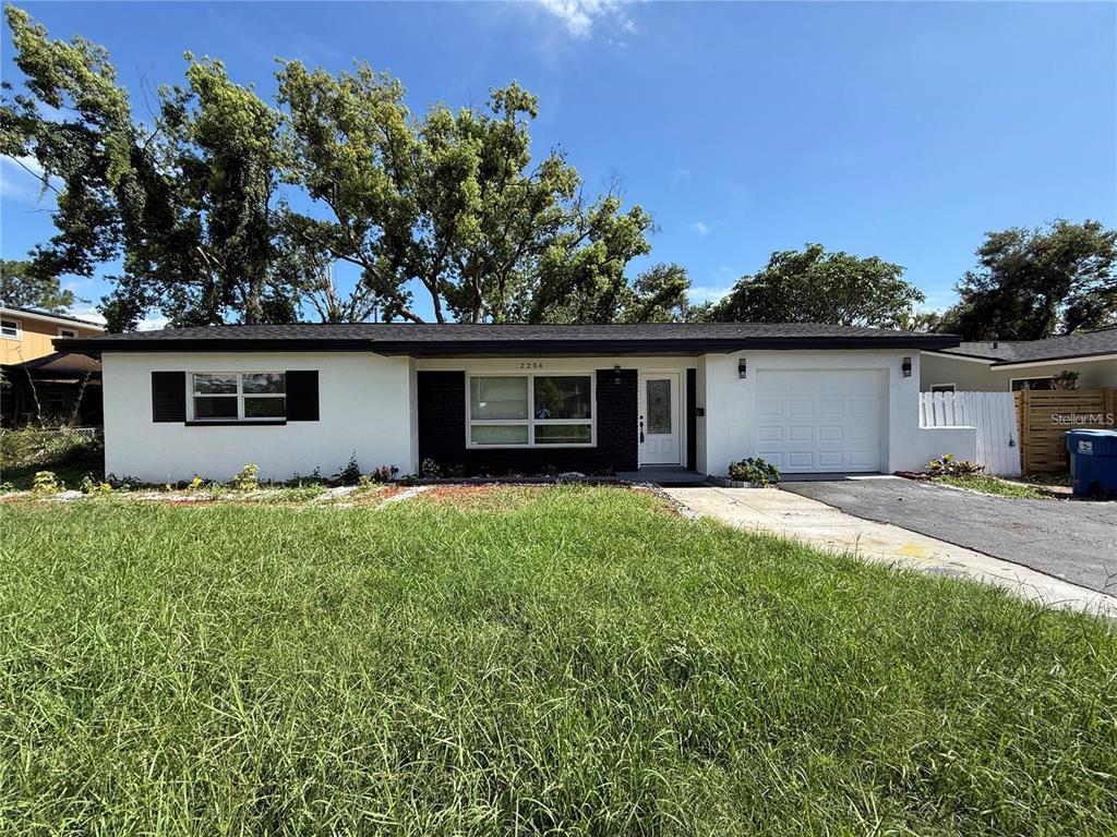 Foto principal - 2254 66th Ave S
