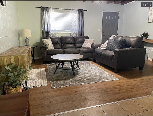 Living room - 837 White Dr