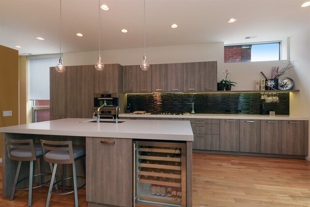 Foto del edificio - 2323 N Leavitt St