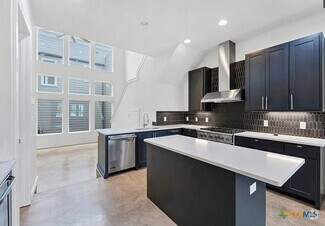 Building Photo - 1143 N Academy Ave