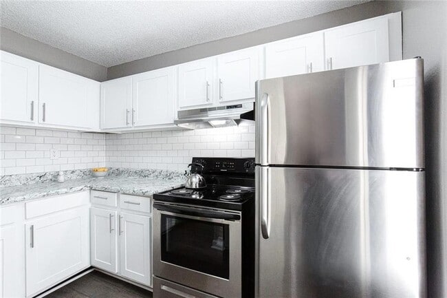 Foto del edificio - 5151 Beverly Glen Village Ln