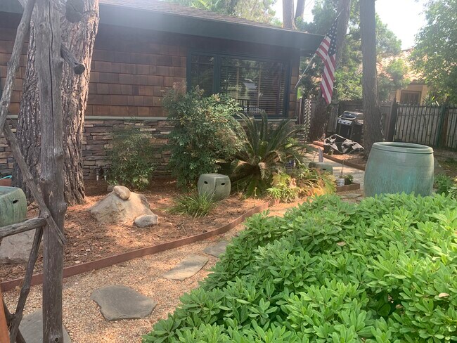 Also another view of the front yard - 14715 Greenleaf St