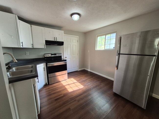 Foto del edificio - Cozy 2-bedroom house all one floor!