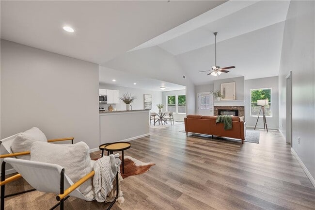 Foto del edificio - 135 Tyrus Ln