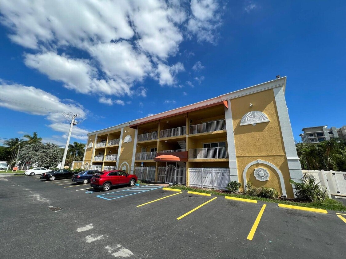 32 NE 22nd Ave Unit 102, Pompano Beach, FL 33062 Condo for Rent in Pompano Beach, FL