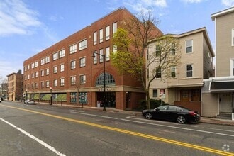 Building Photo - 960 Cambridge St