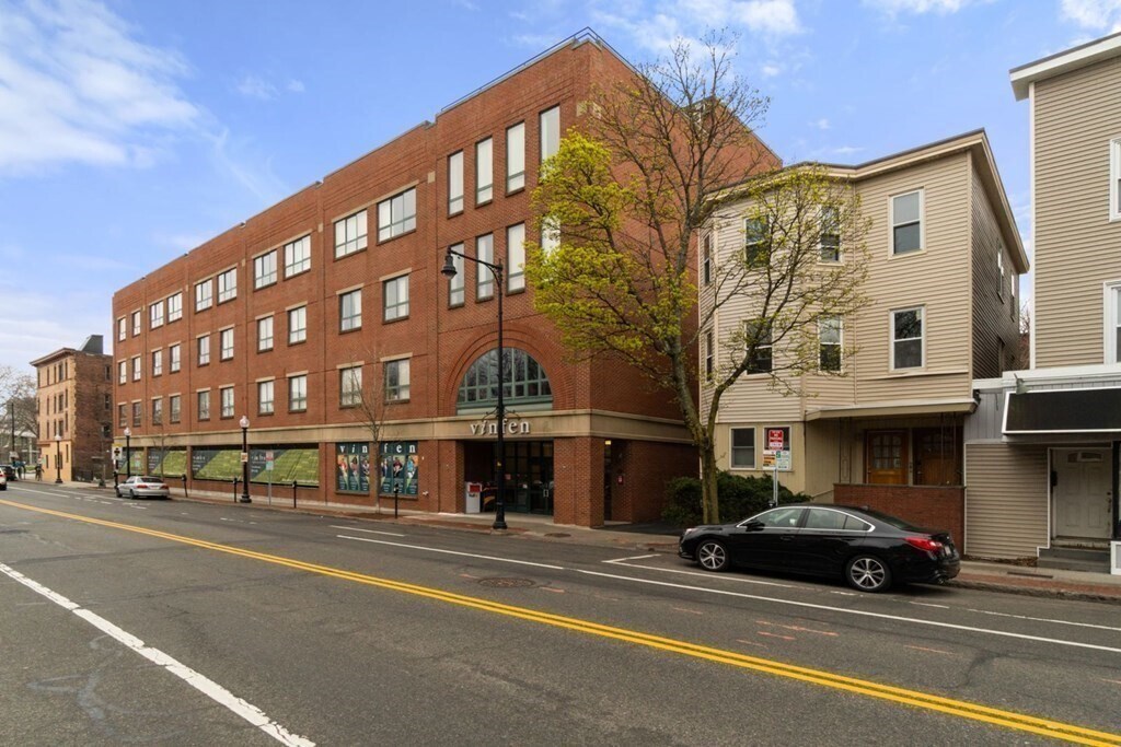 Foto principal - 960 Cambridge St