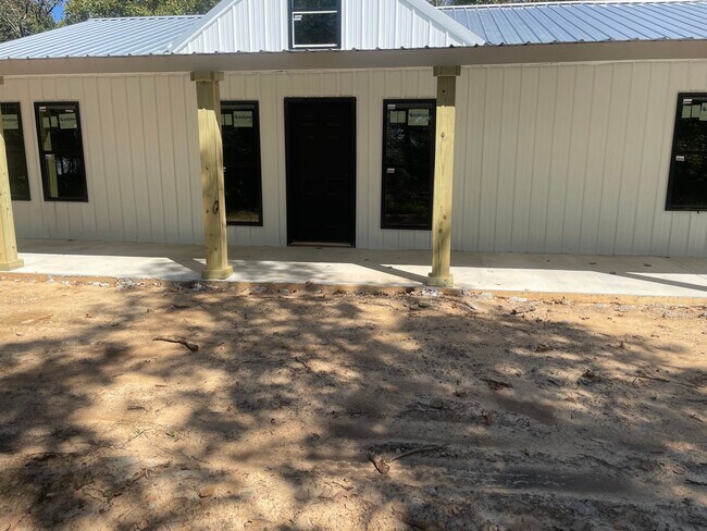 Foto del edificio - 447 Stone Mountain Rd
