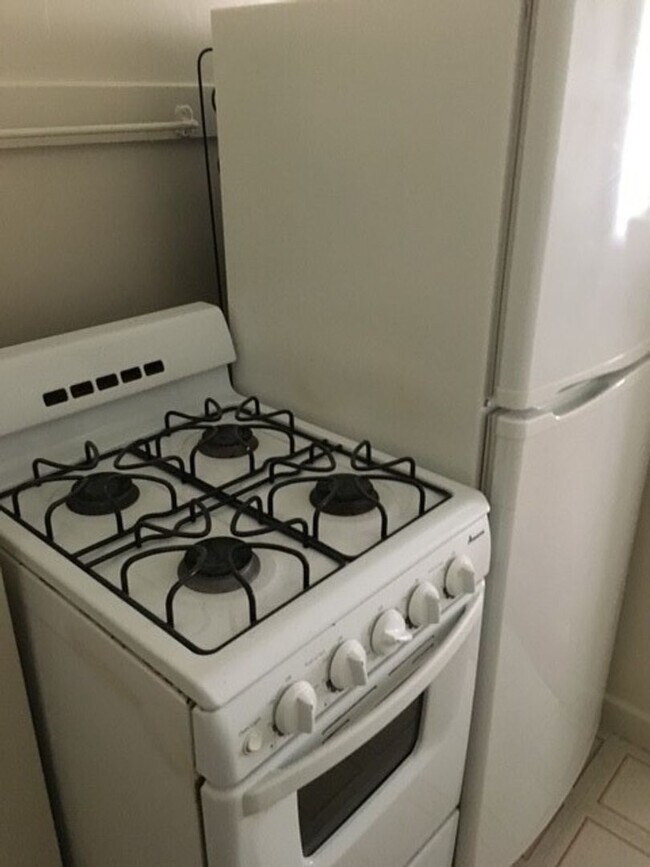 Foto del edificio - COMING SOON - Spacious Once Bedroom, Newly Remodeled, New Paint, New Kitchen Counter,