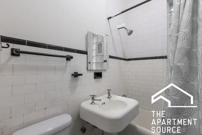 Building Photo - 3120 S Oak Park Ave