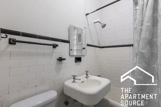 Building Photo - 3120 S Oak Park Ave