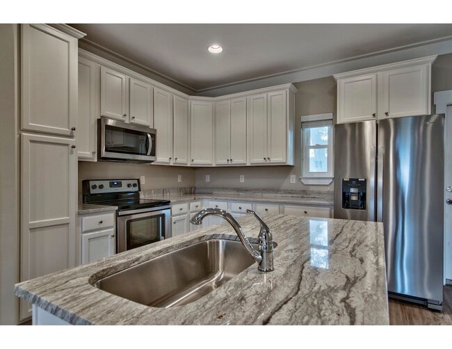 Foto del edificio - Beautiful 2/2.5 Townhouse in the heart of Freeport