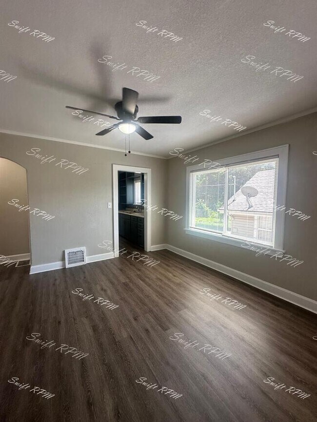 Foto del edificio - 3811 Monroe Ave