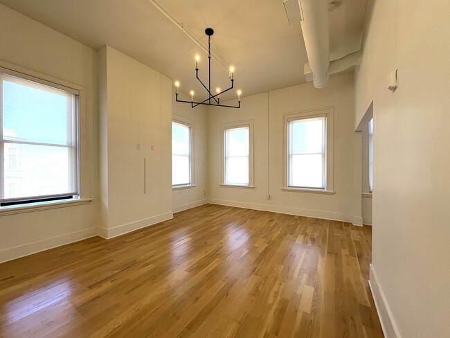 Interior Photo - Washington Lofts