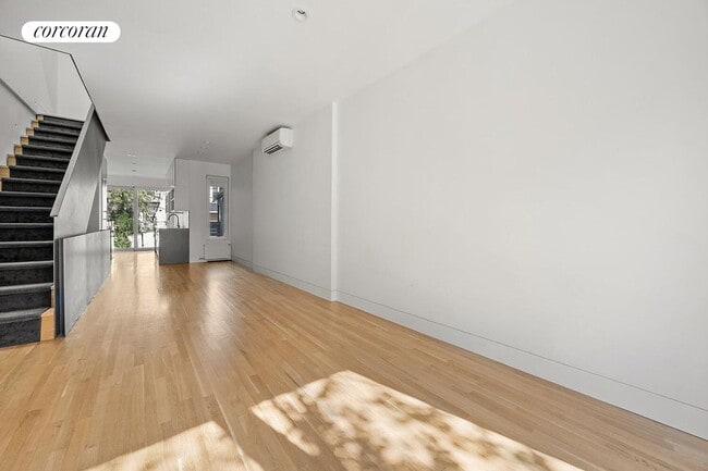 Building Photo - 419 17th St