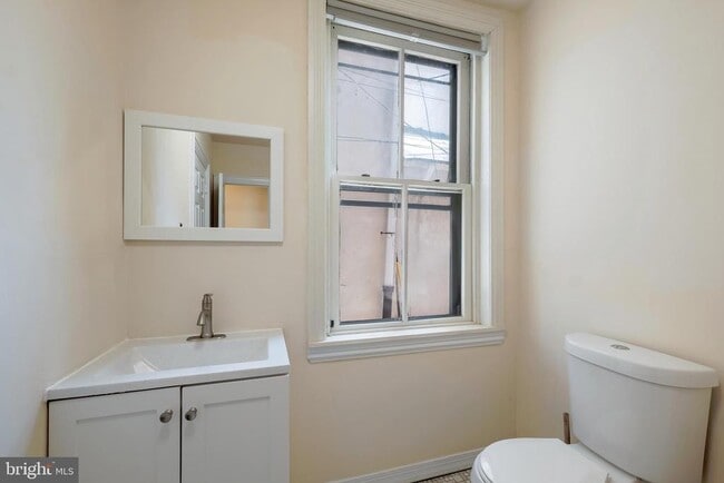 Foto del edificio - 2212 Fairmount Ave