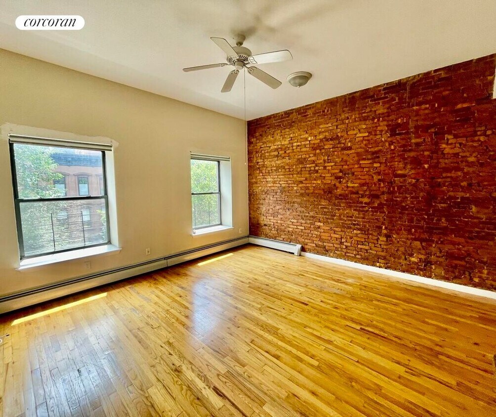 Primary Photo - 25 E 126th St