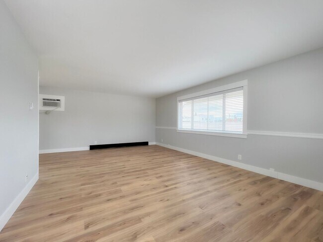 Foto del edificio - Apply by TODAY and get $1,000 off Move In!