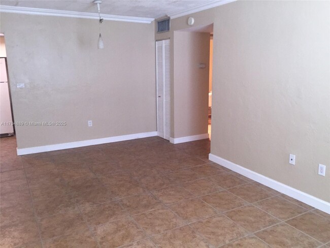 Building Photo - 8603 SW 68th Ct
