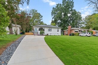 Building Photo - 420 Peyton St