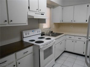 Building Photo - 241 Thistle Ct