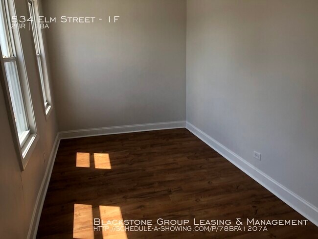 Foto del edificio - 534 Elm Street