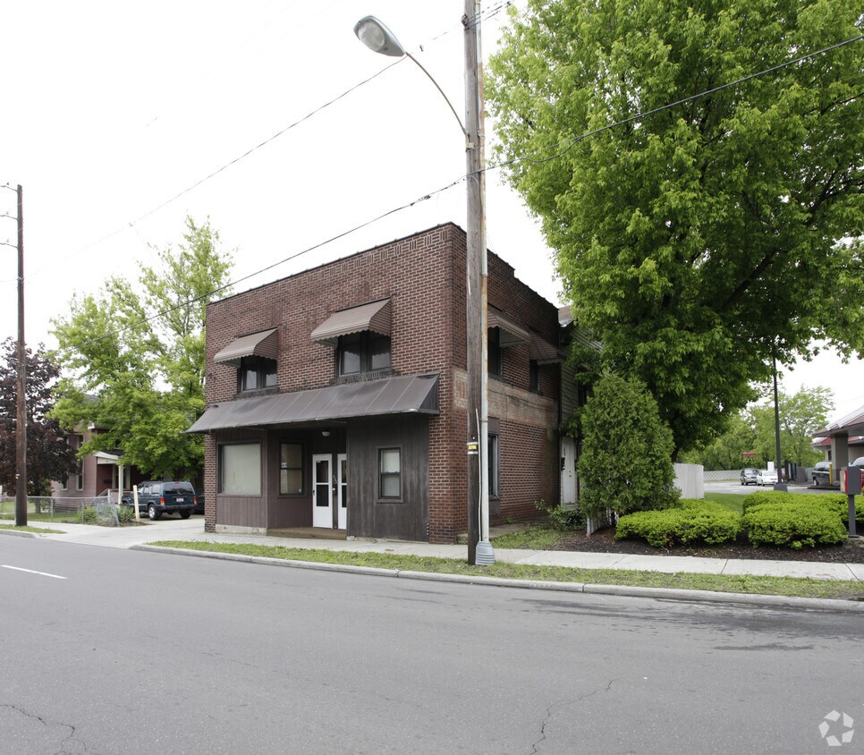 Building Photo - 432 W Main St
