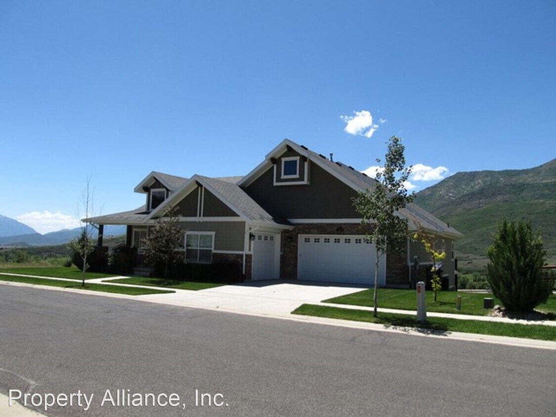 Foto principal - 6 br, 4.5 bath House - 5095 N. Lauralwood ...