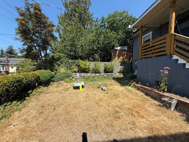 Building Photo - 4140 38th Ave S