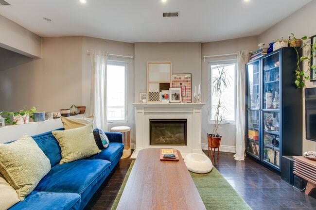 Building Photo - Prime Palmerstson Boulevard near Bloor Subway Station