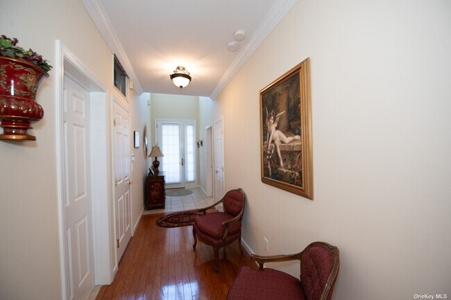 Foto del edificio - 546 Bardini Dr