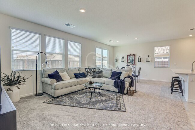 Foto del edificio - Stunning 4 Bedroom home in Twelve Bridges