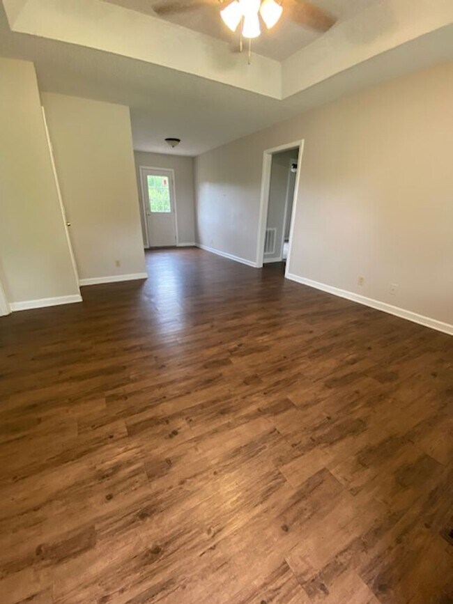 Building Photo - 1/2 off 1st months rent