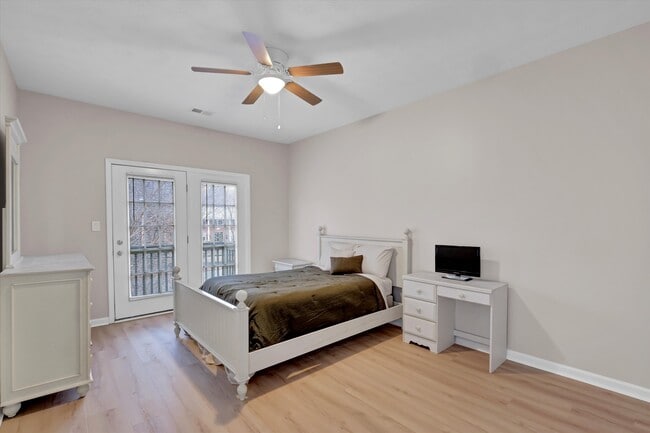 Photo - 2726 Brownsboro Rd Apartment