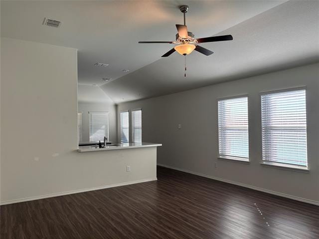 Foto del edificio - 2105 Alamandine Ave