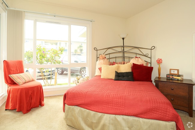 1Bedroom: Bedroom - Juniper