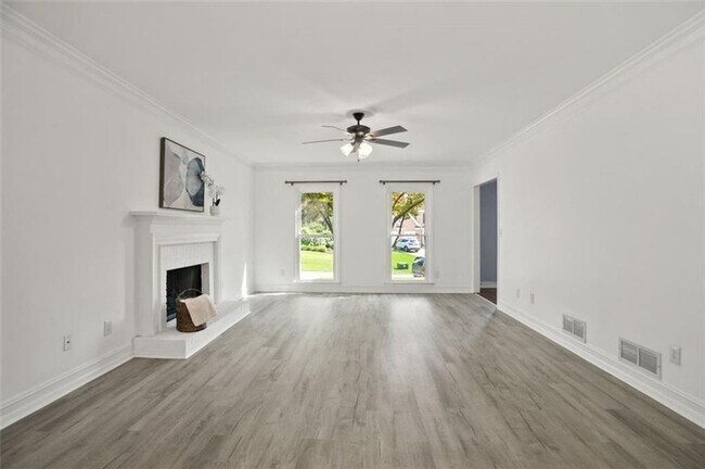 Foto del edificio - Beautifully Renovated 5-Bedroom, 4-Bath Home on Full Finished Basement!