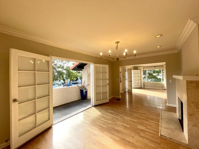 Building Photo - Beautiful 3B/2BA House w/ Garage & W/D in ...