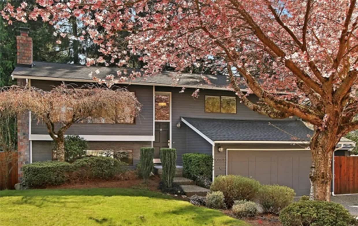 Primary Photo - Spacious 4BR/3BA Home in Desirable Houghto...