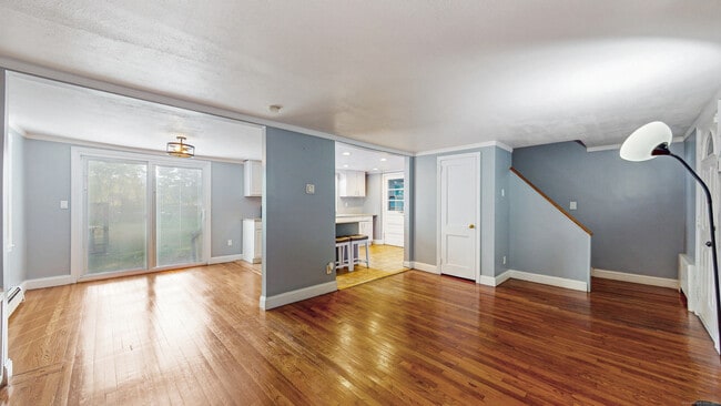 Foto del edificio - 72 Woodycrest Dr