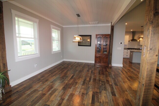 Building Photo - 1355 Bear Creek Rd