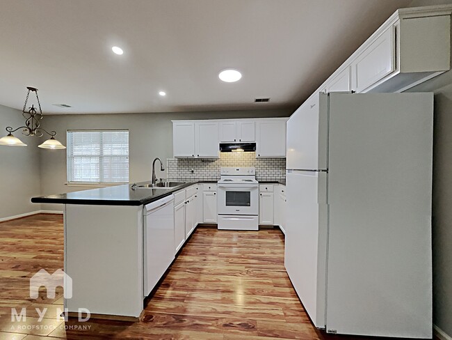 Building Photo - 2068 Plantation Pkwy