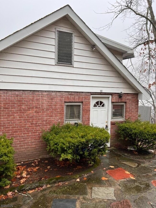 Foto del edificio - 12 Gifford Rd