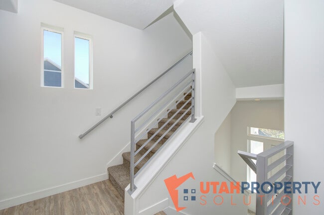 Building Photo - 342 S 780 E