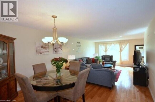 Photo du bâtiment - 370 E 24th St