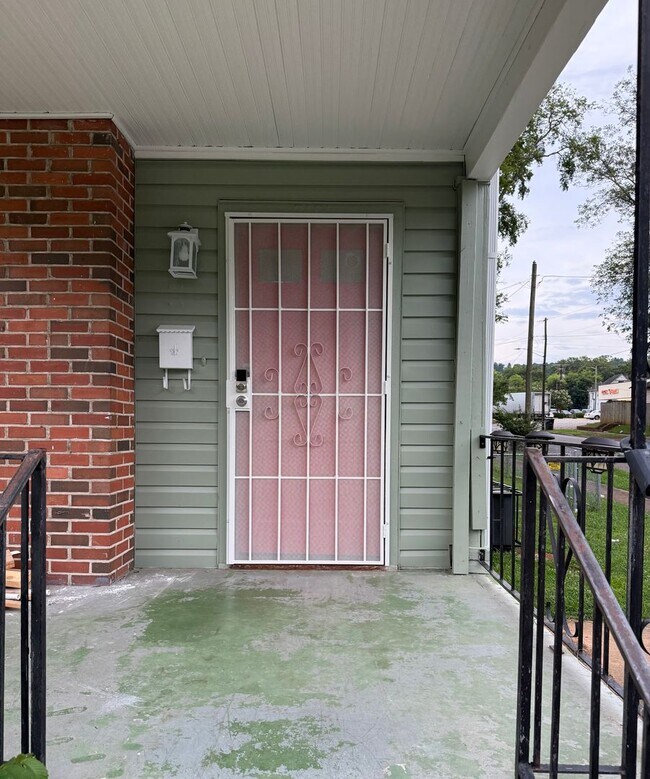 Foto del edificio - Home for rent in East Lake **ACCEPTS SECTI...